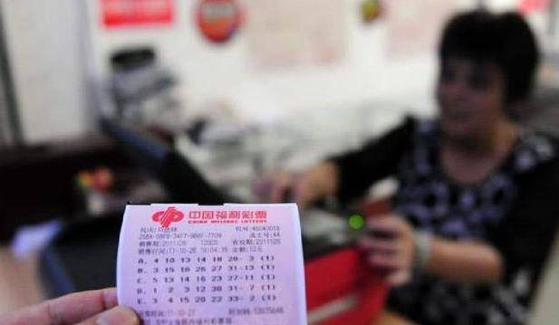 白小姐三肖三期免费开奖,白小姐三肖三期免费开奖，揭秘彩票背后的秘密